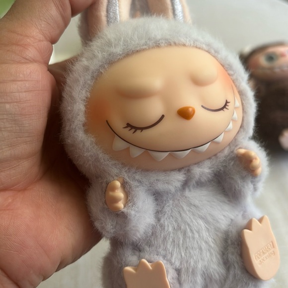 POP MART Labubu Have A Seat ZIZI - Preloved - Picture 8 of 12